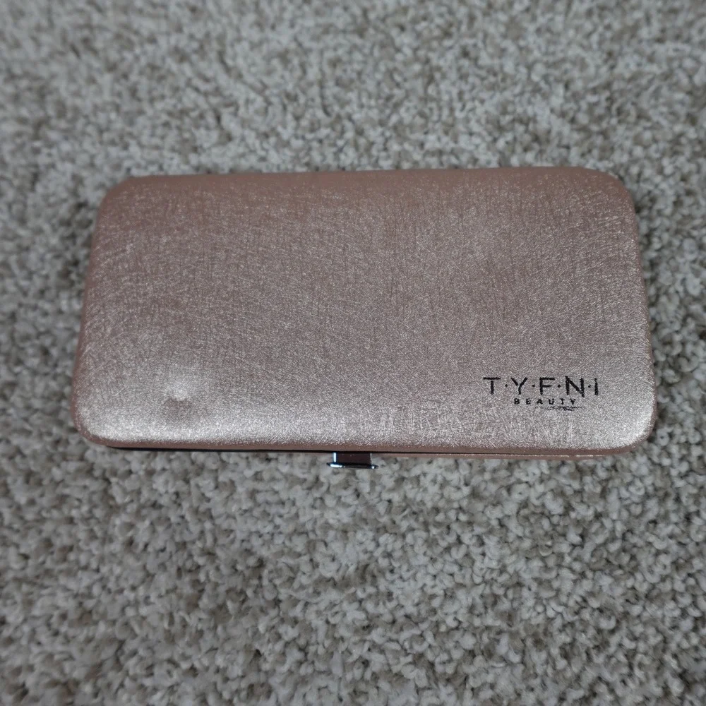 Tyfni Beauty Rose Gold Metallic Hard Shell Travel Makeup Lash Tool Storage Case